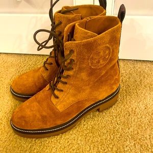 Tory Burch suede lace up boots in a beautiful tan size 7.5!